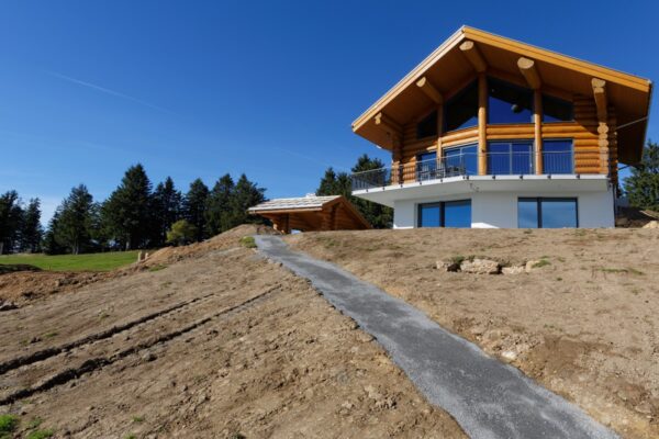 LogHome_Rundholzbau_Neubau_EFH_Rigi_Scheidegg_Holzbau_26